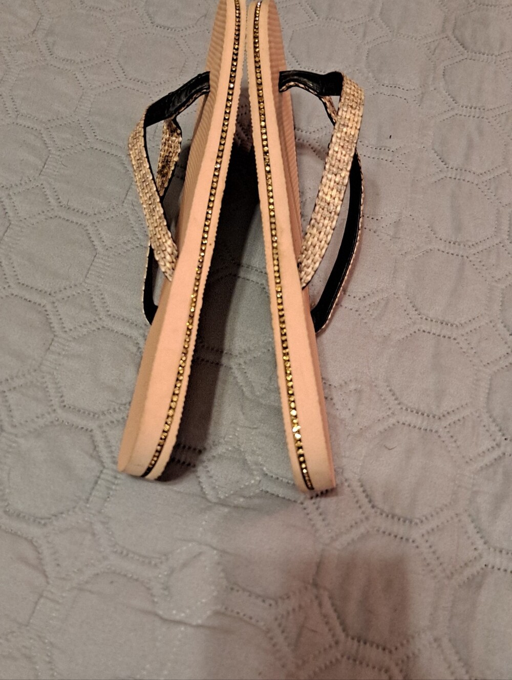 Kustom Women’s Tan Flip-Flop Sandals with Snake-Print Straps Size 9 - Picture 3 of 5